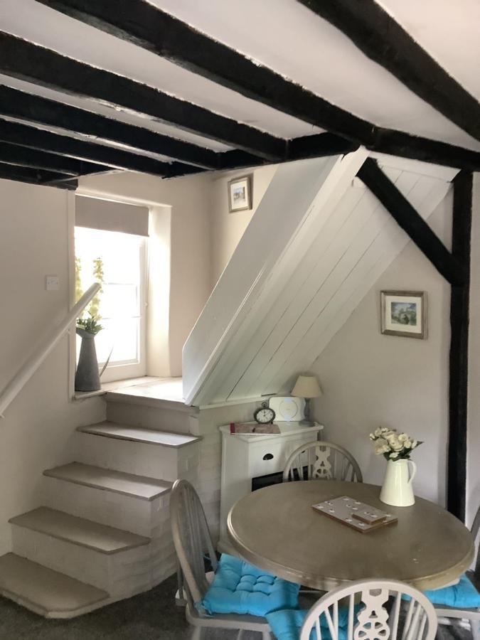 1a River Cottage, Baslow