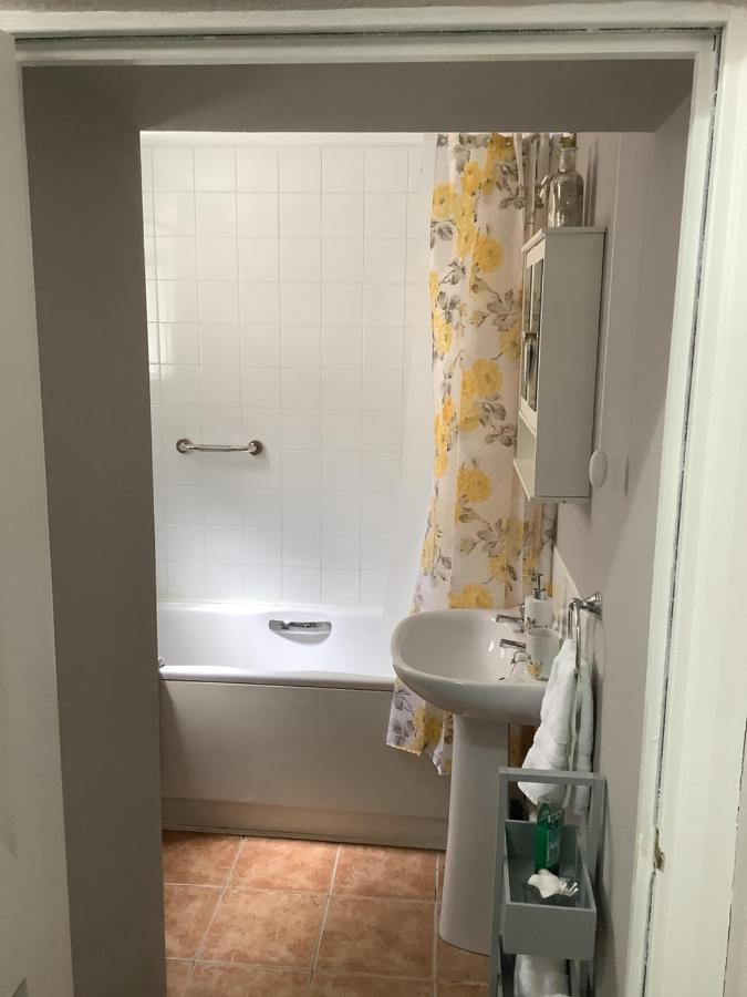 1a River Cottage, Holiday home