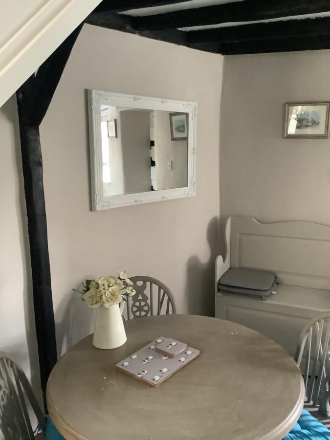 1a River Cottage, Baslow